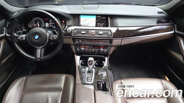 BMW 5-Series 2016 — photo 10