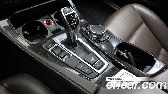 BMW 5-Series 2016 — photo 12