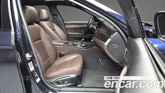 BMW 5-Series 2016 — photo 17