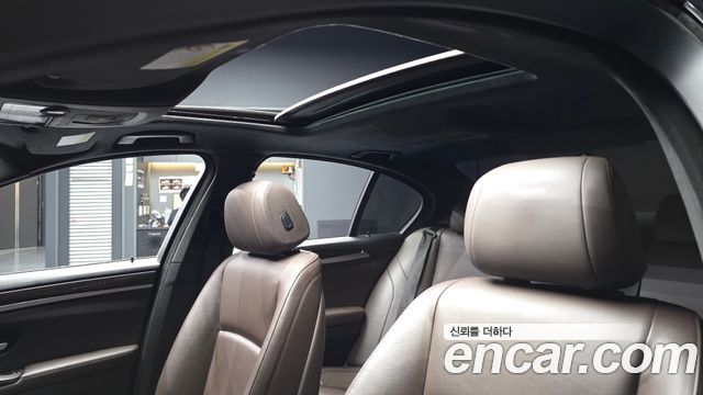 BMW 5-Series 2016 — photo 24