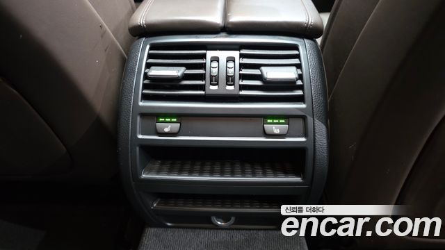 BMW 5-Series 2016 — photo 25