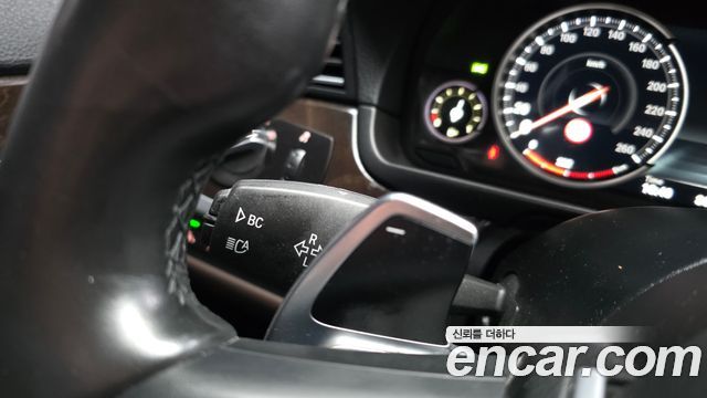 BMW 5-Series 2016 — photo 29
