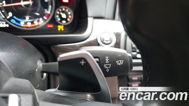 BMW 5-Series 2016 — photo 30