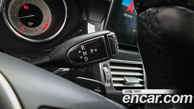 Mercedes-Benz CLS-Class 2012 — photo 9