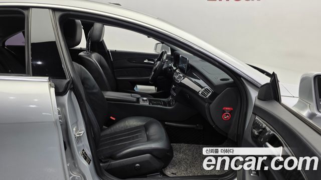 Mercedes-Benz CLS-Class 2012 — photo 12