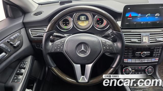 Mercedes-Benz CLS-Class 2012 — photo 13