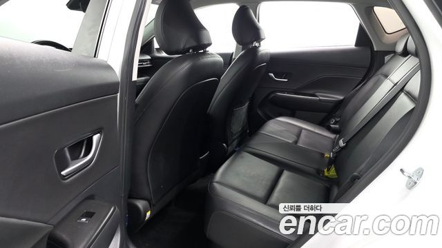 Hyundai Kona 2023 — photo 11
