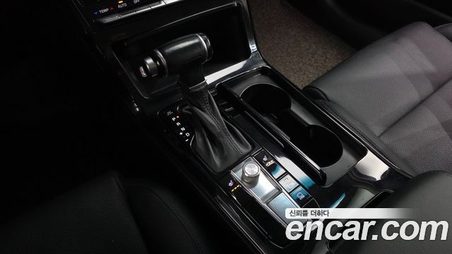 Kia K7 2021 — photo 9