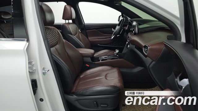 Hyundai Santafe 2019 — photo 17