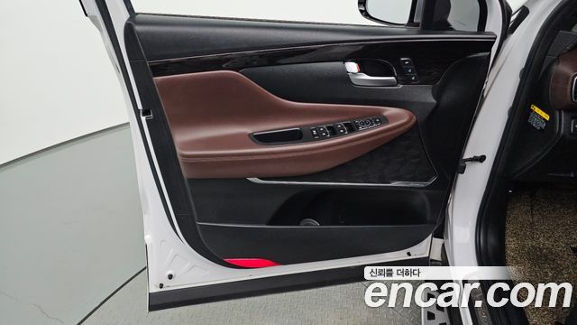Hyundai Santafe 2019 — photo 14