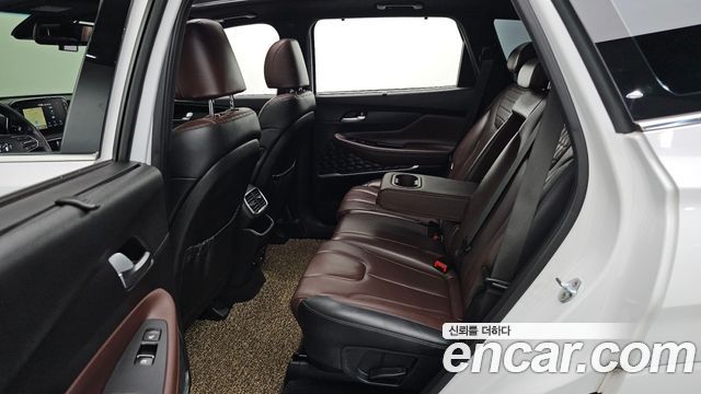 Hyundai Santafe 2019 — photo 16