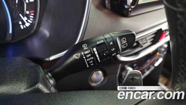 Hyundai Santafe 2019 — photo 28