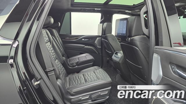 Cadillac Escalade 2021 — photo 17