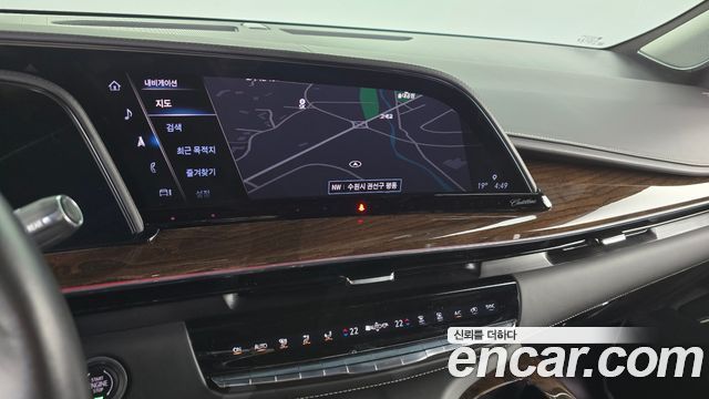 Cadillac Escalade 2021 — photo 18