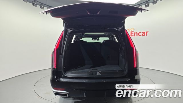 Cadillac Escalade 2021 — photo 25