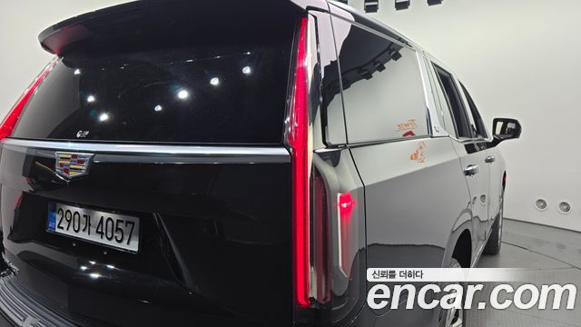 Cadillac Escalade 2021 — photo 9