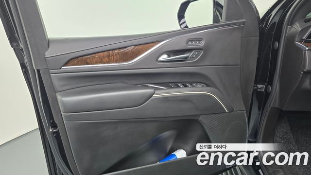 Cadillac Escalade 2021 — photo 14
