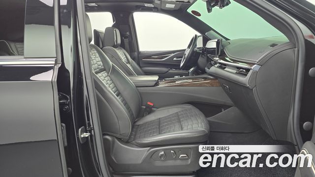 Cadillac Escalade 2021 — photo 16