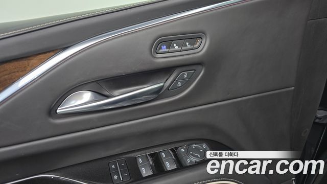 Cadillac Escalade 2021 — photo 27