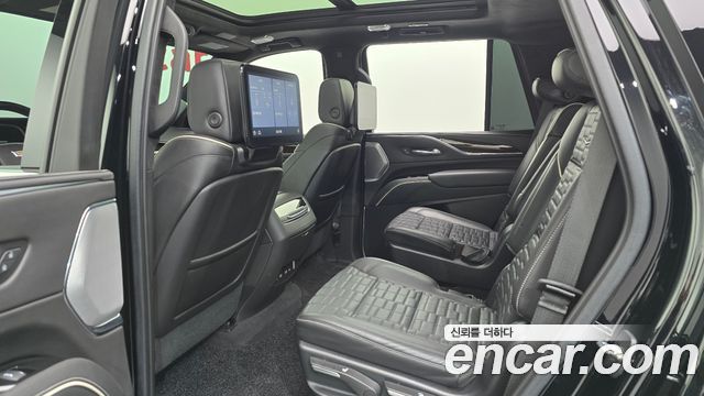 Cadillac Escalade 2021 — photo 28
