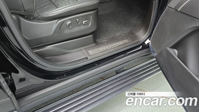 Cadillac Escalade 2021 — photo 38