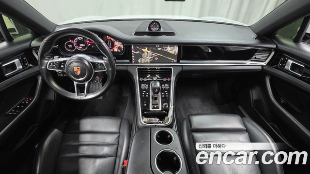 Porsche Panamera 2018 — photo 10