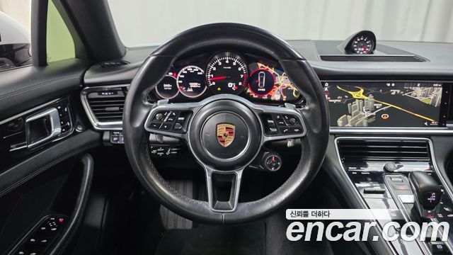 Porsche Panamera 2018 — photo 19