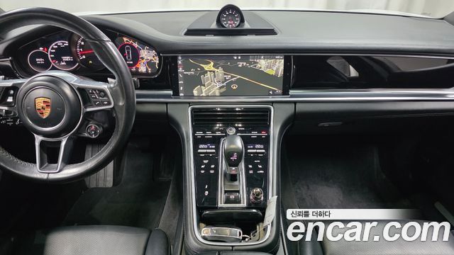 Porsche Panamera 2018 — photo 23