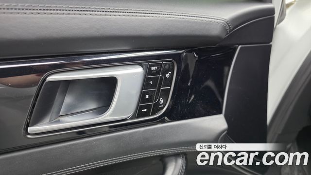 Porsche Panamera 2018 — photo 25