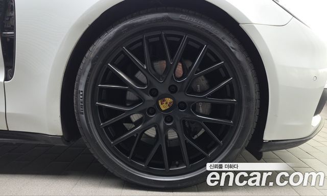 Porsche Panamera 2018 — photo 7