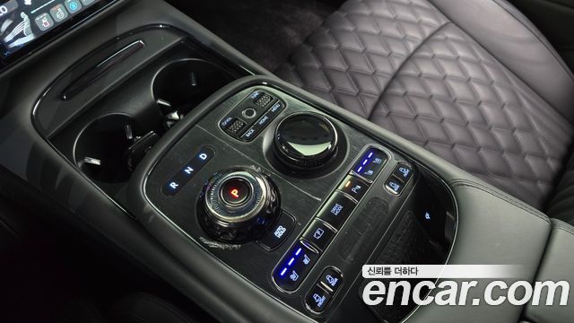 Genesis G90 2025 — photo 12