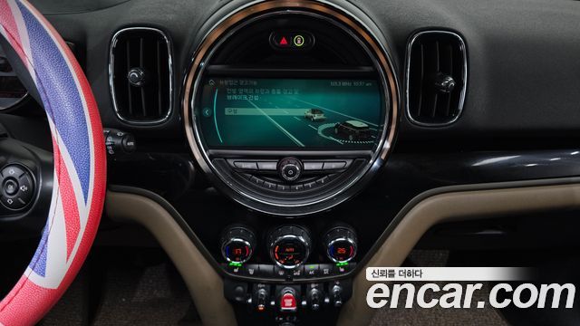 Mini Countryman 2018 — photo 14