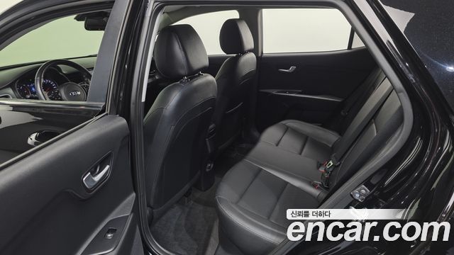 Kia Stonic 2018 — photo 18