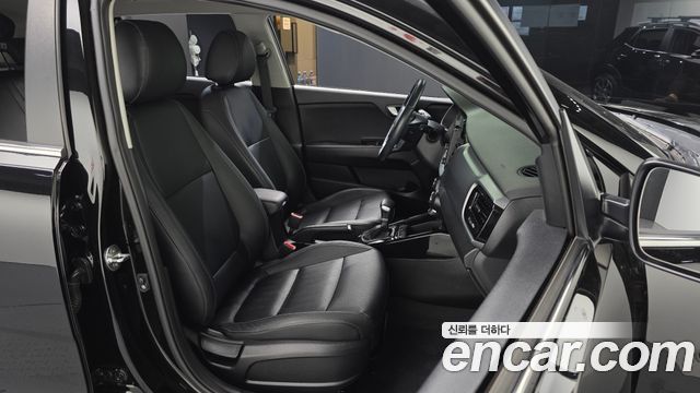 Kia Stonic 2018 — photo 16