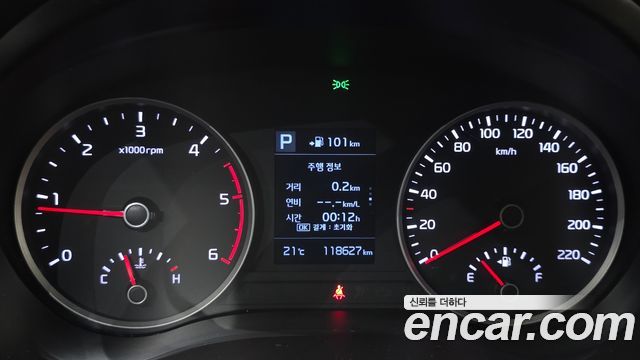 Kia Stonic 2018 — photo 8