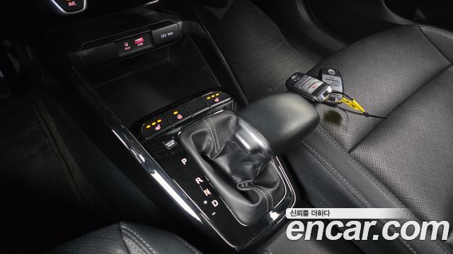 Kia Stonic 2018 — photo 9