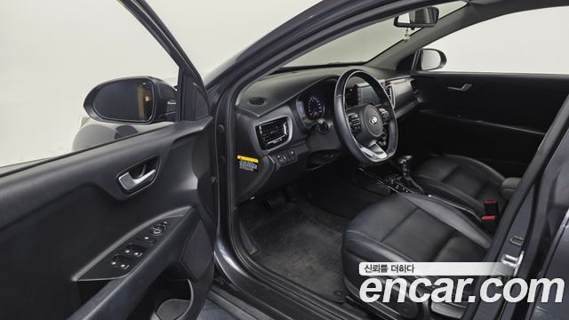 Kia Stonic 2018 — photo 10