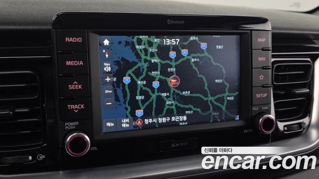 Kia Stonic 2018 — photo 13