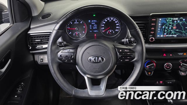 Kia Stonic 2018 — photo 14