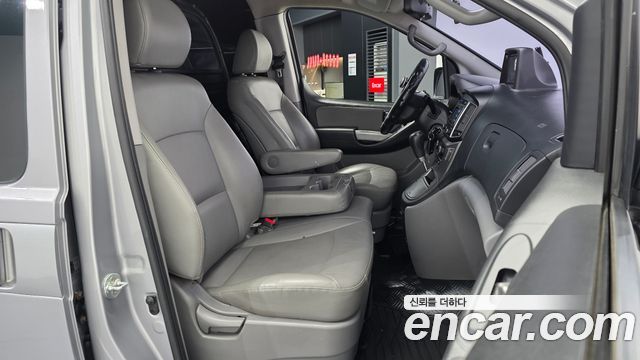 Hyundai Starex 2019 — photo 17