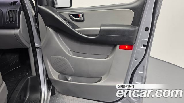 Hyundai Starex 2019 — photo 15