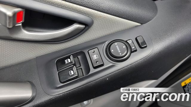 Hyundai Starex 2019 — photo 28
