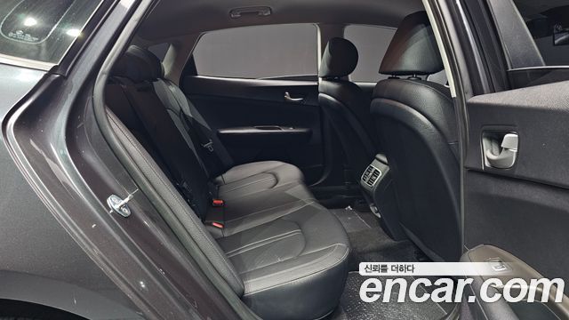 Kia K5 2020 — photo 17