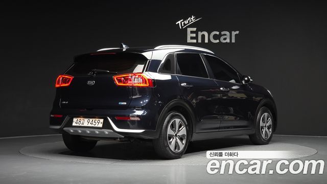 Kia Niro 2018 — photo 2