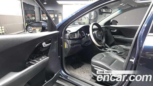Kia Niro 2018 — photo 13