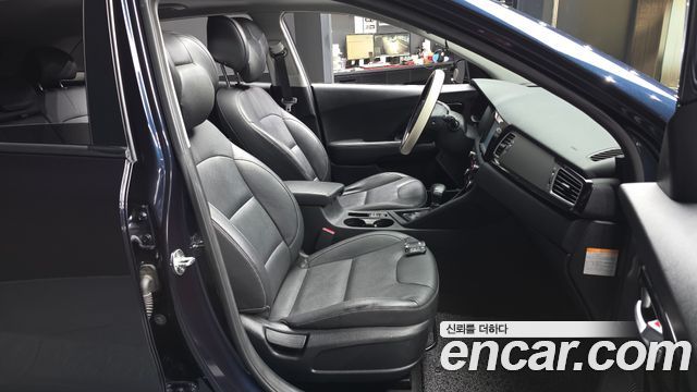Kia Niro 2018 — photo 17