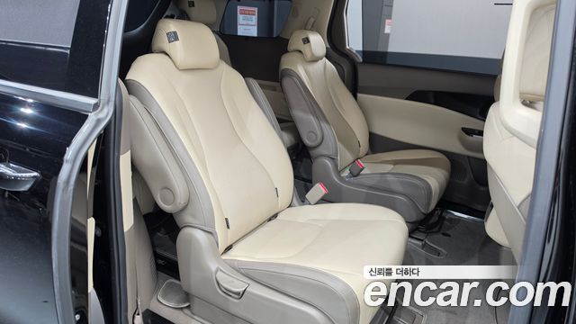 Kia Canival 2022 — photo 11