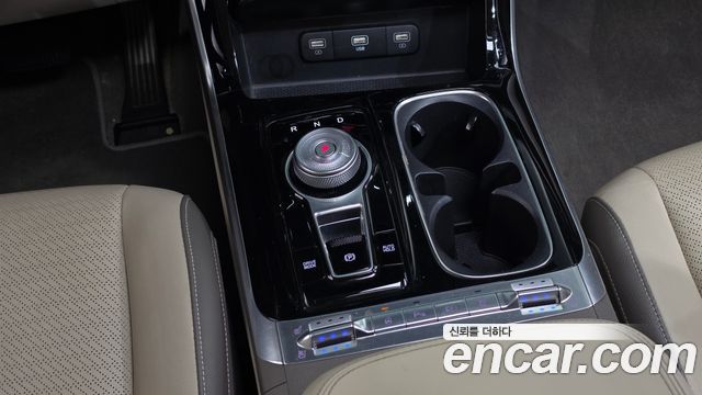 Kia Canival 2023 — photo 9