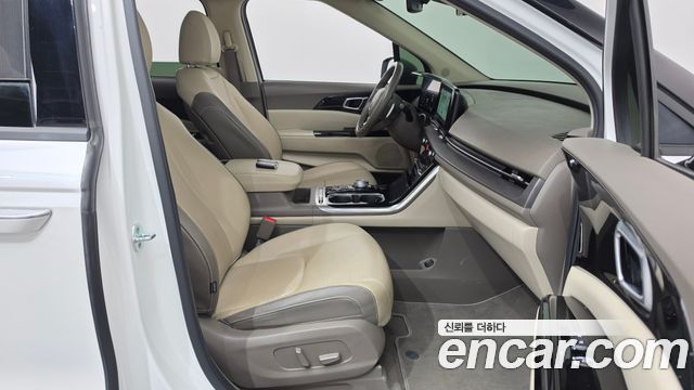 Kia Canival 2023 — photo 11