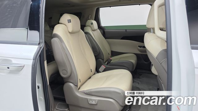 Kia Canival 2023 — photo 12